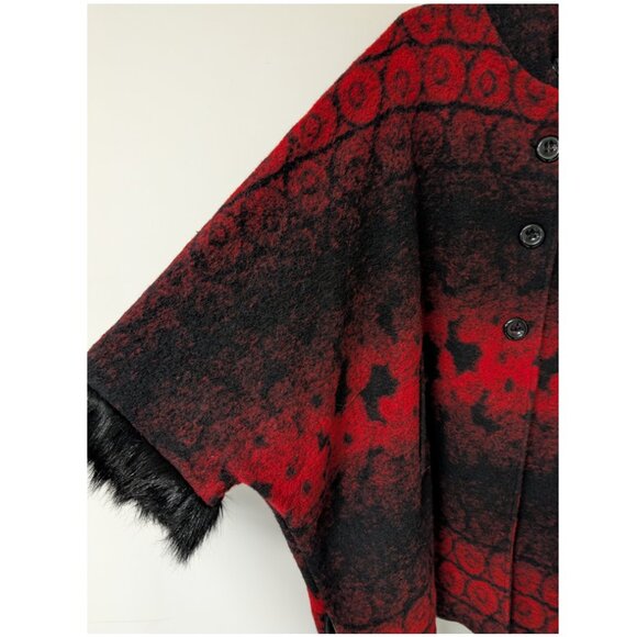 Made in Italy wool faux fur cape - Picture 2 of 10